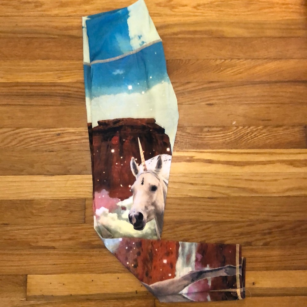 Teeki Size Medium Yoga Pants